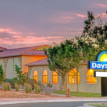 Days Inn By Wyndham ריו ראנצ'ו מראה חיצוני תמונה