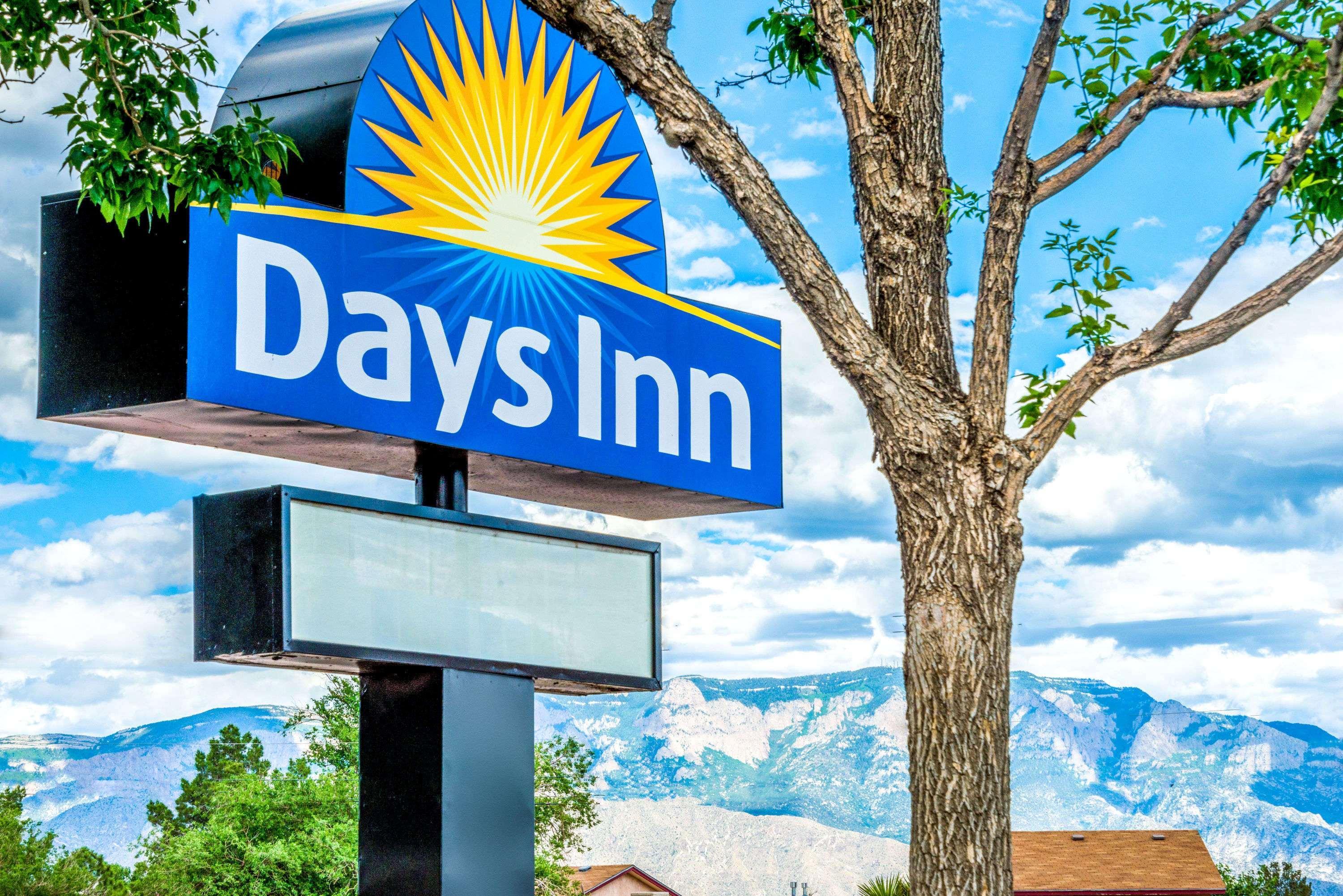 Days Inn By Wyndham ריו ראנצ'ו מראה חיצוני תמונה